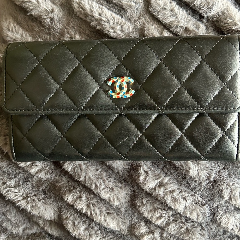 Chanel Wallet. Authentic in good condition